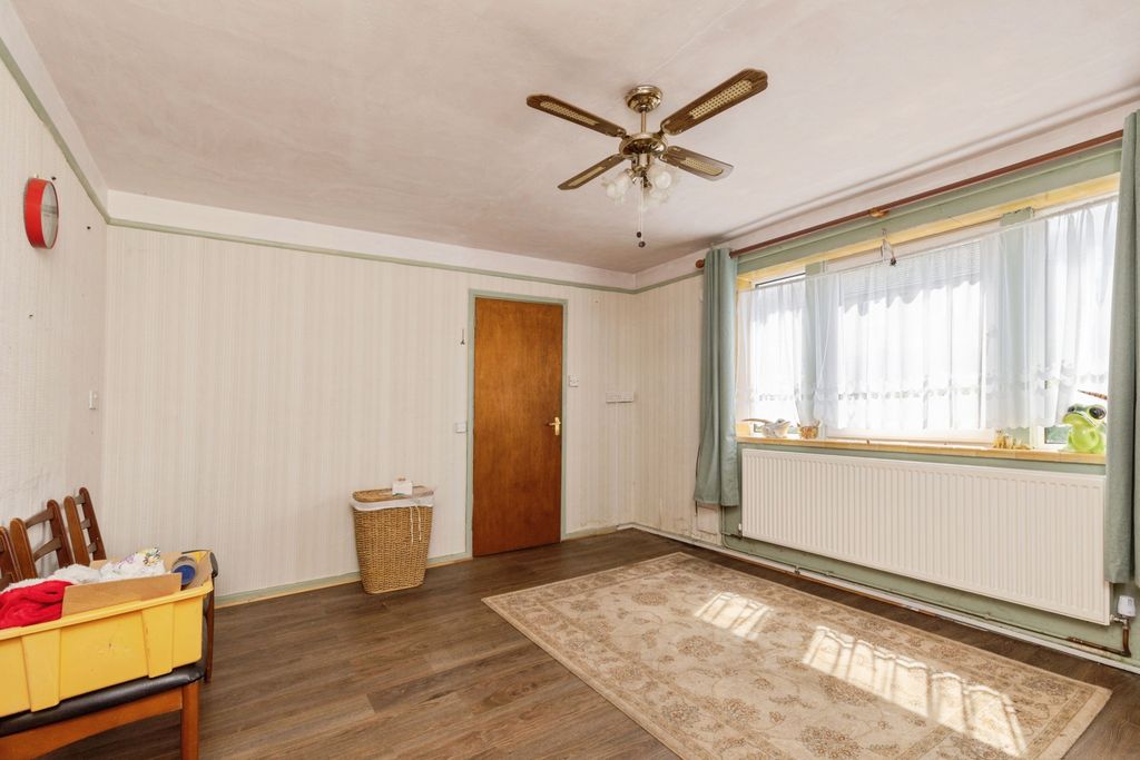 Property photo 3 of 20