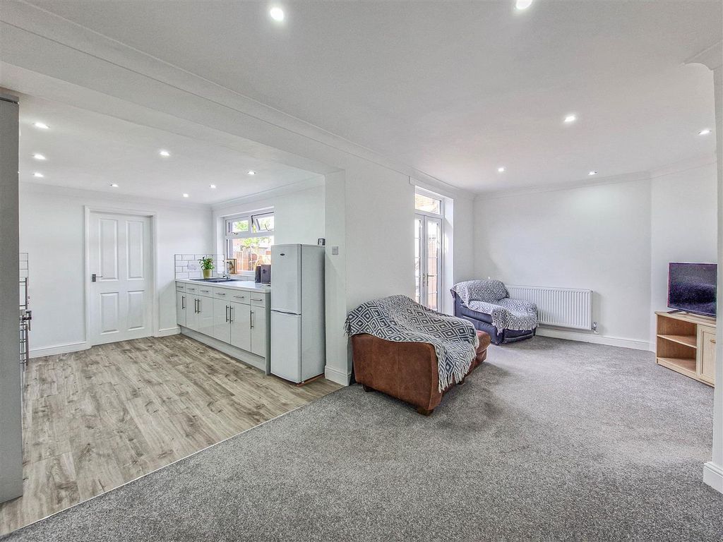 Property photo 3 of 11 Open Plan Lounge/Kitchen