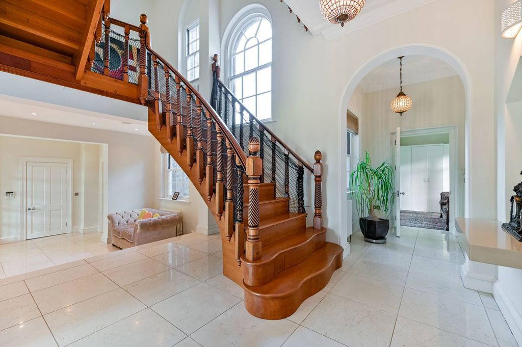 Property photo 1 of 23