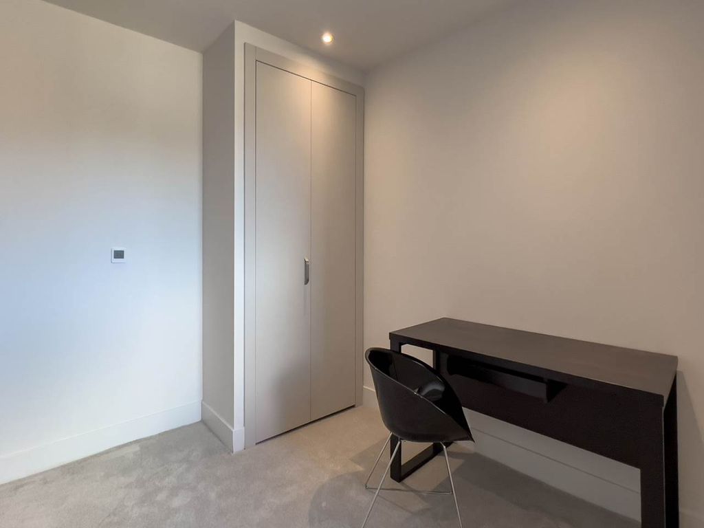 Property photo 2 of 11 Vv-Mid-Apartment 4-Bedroom 3