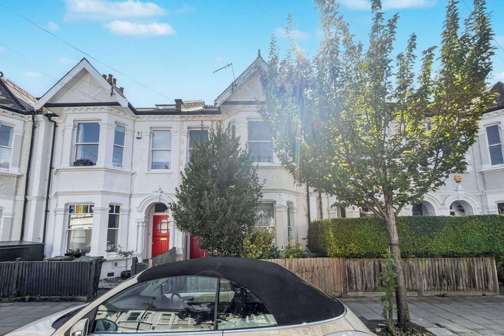 Property photo 1 of 31 56 Englewood Road, Clapham South, London Sw12 9Ny