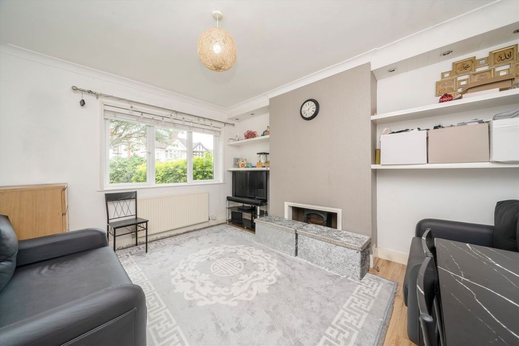 Property photo 2 of 5