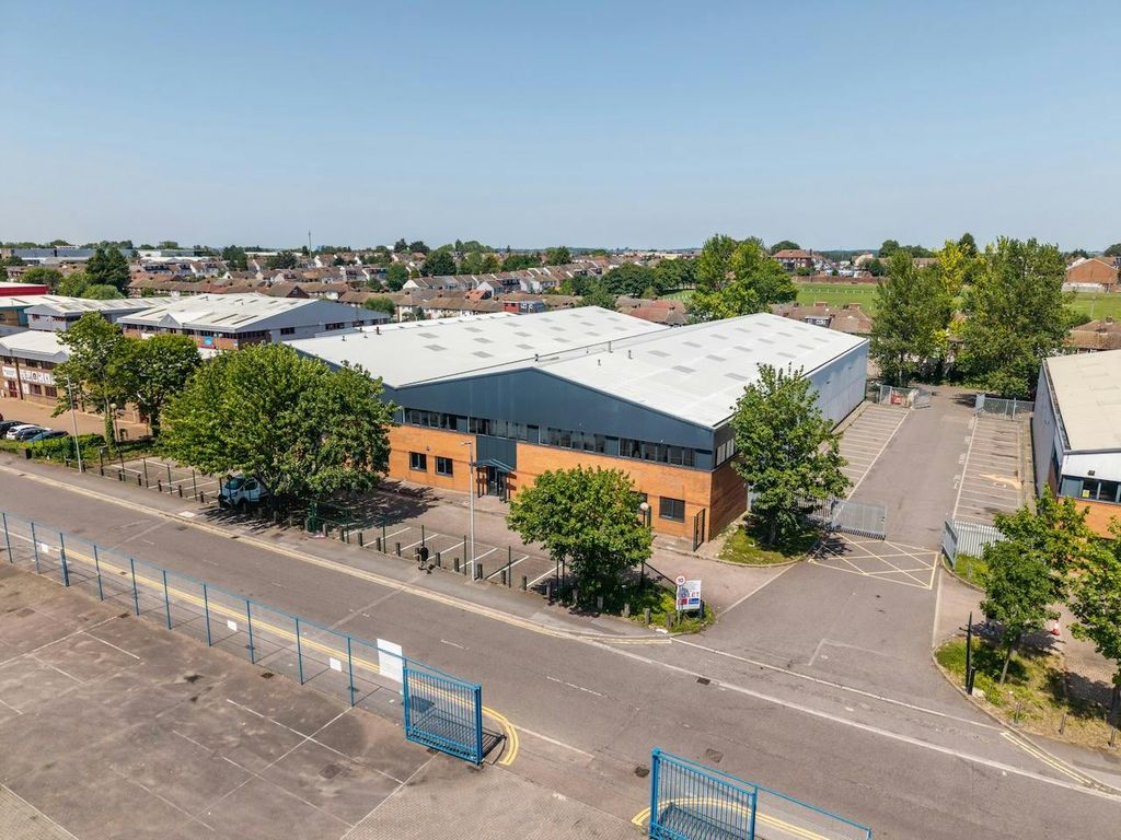 Property photo 1 of 9 Units B And C Laporte Way - Luton-242.Jpeg