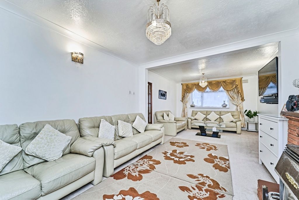 Property photo 2 of 20 Pbox-Img.Jpg