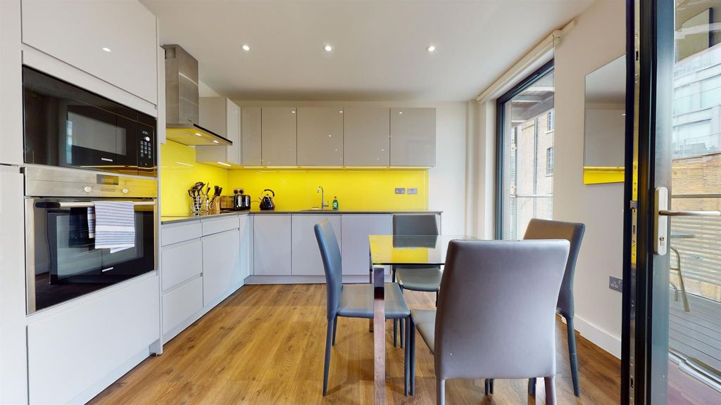 Property photo 1 of 18 6453A1673539d0E18Cbe3A66_2B62545d76F4525Aea2F27d69