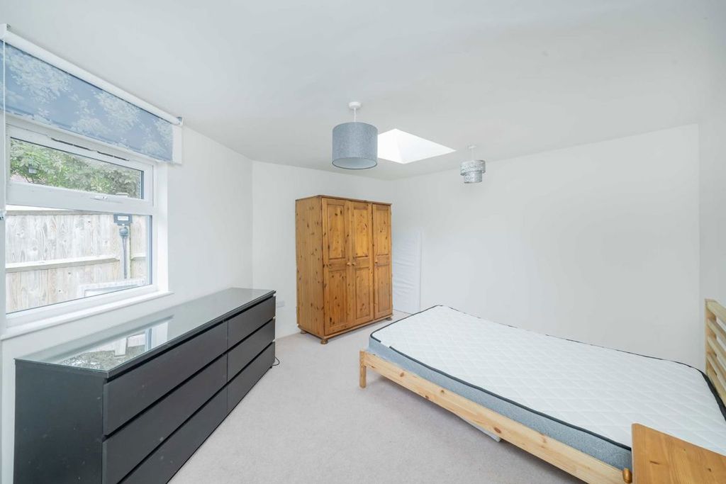 Property photo 2 of 5