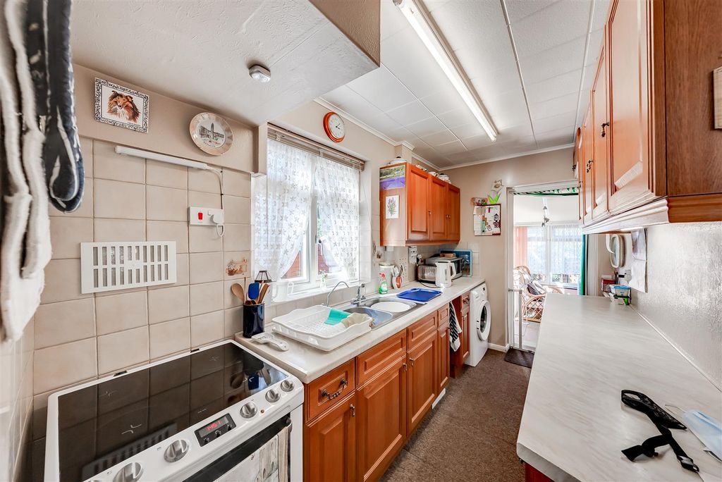 Property photo 2 of 27 A7S08416Hdr.Jpg