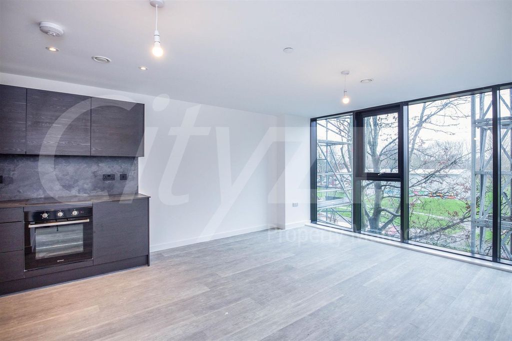 Property photo 1 of 21 Reception