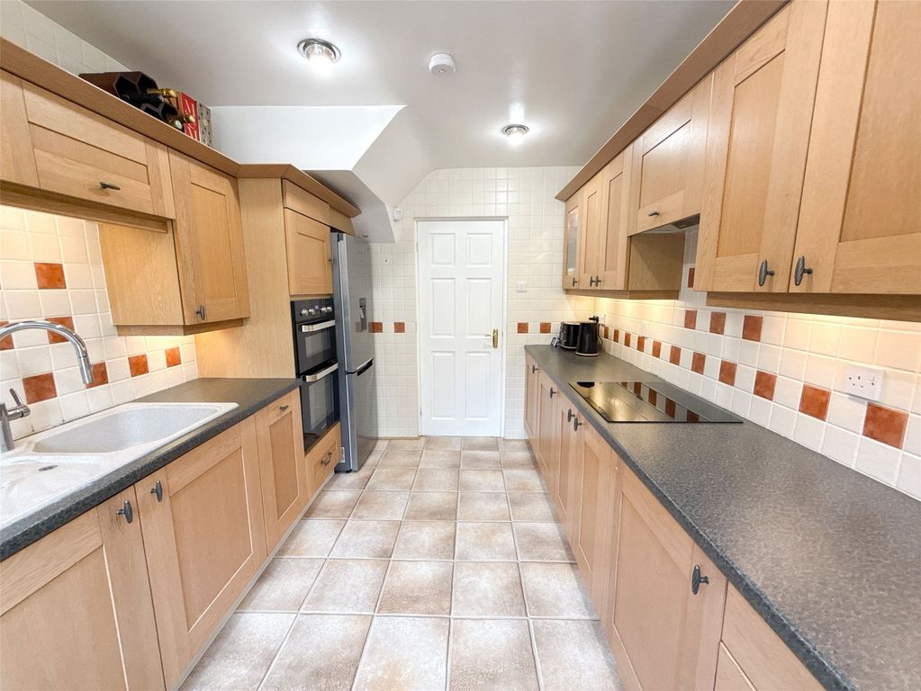 Property photo 3 of 14 Kitchen