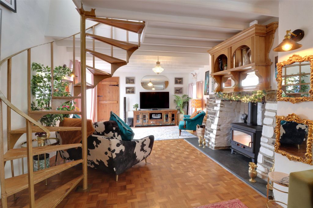 Property photo 1 of 18 1 - Picture No. 13