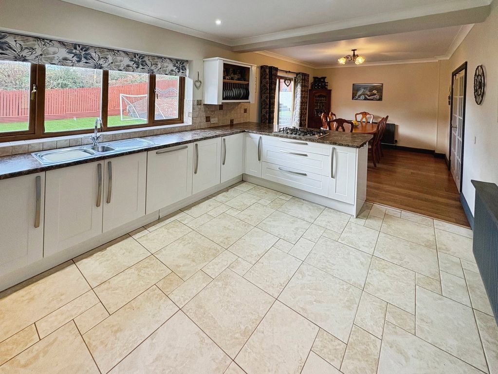 Property photo 3 of 37