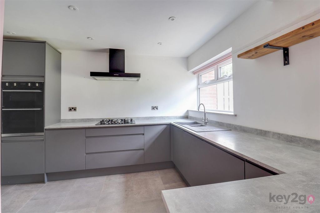 Property photo 1 of 22 Img_0561-Img_0563.Jpg