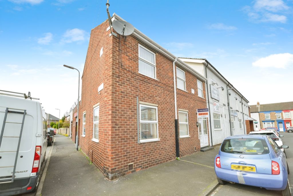 Property photo 1 of 17