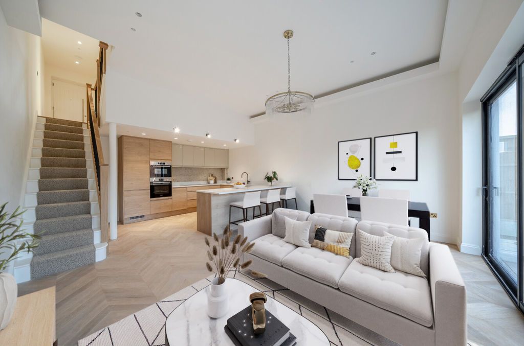 Property photo 3 of 16 Photo 11