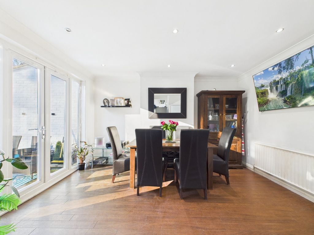 Property photo 3 of 13 4813783