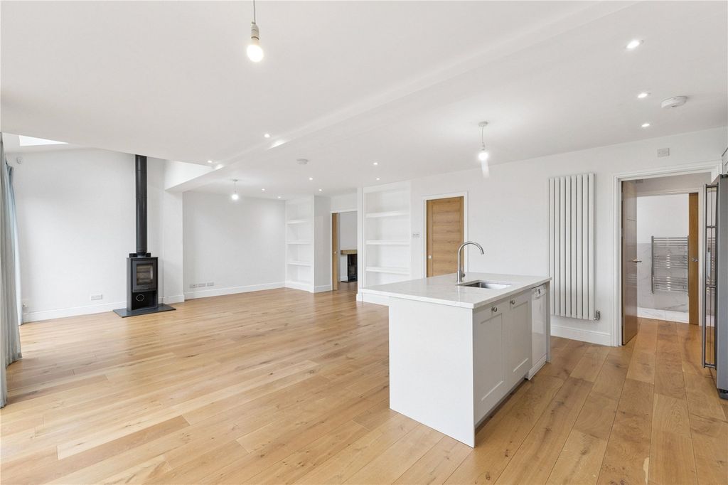 Property photo 2 of 13 Picture No. 04