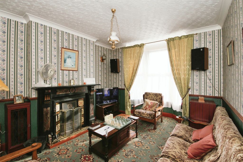 Property photo 3 of 17