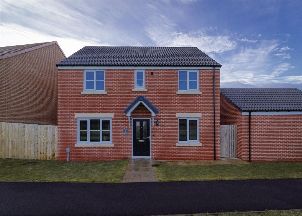 Property photo 1 of 21 001 - Front-001.Jpg