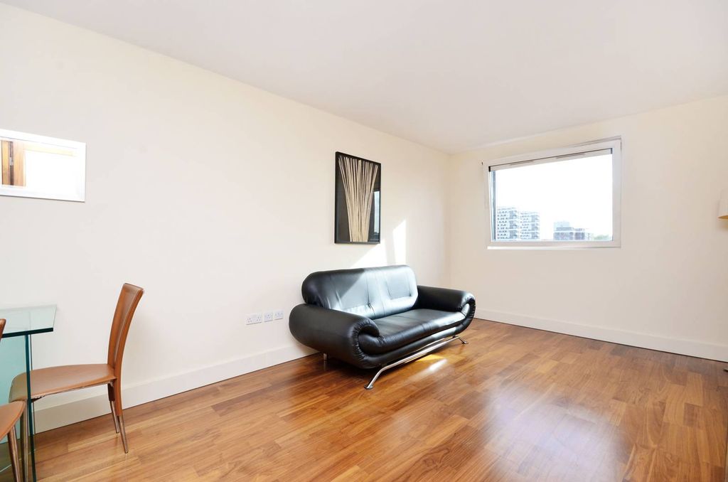 Property photo 2 of 7