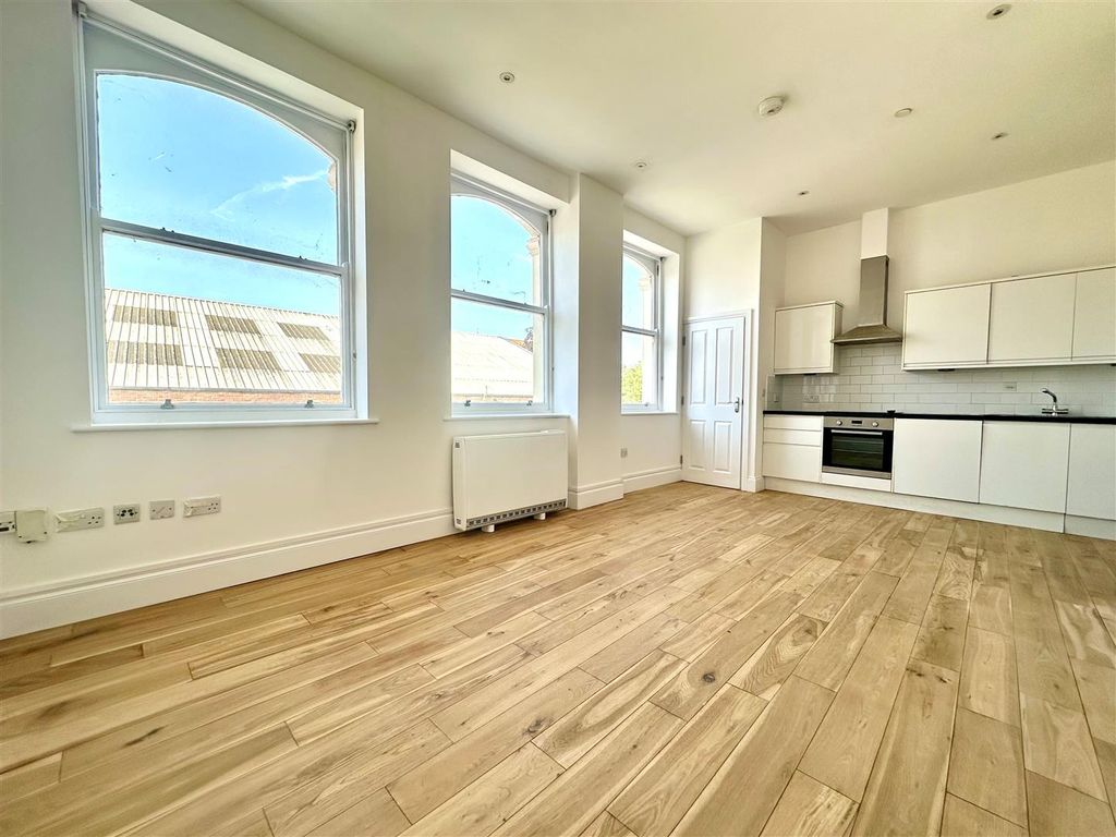 Property photo 1 of 18 L7.Jpg