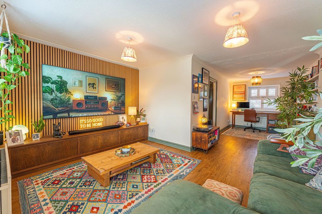 Property photo 1 of 41
