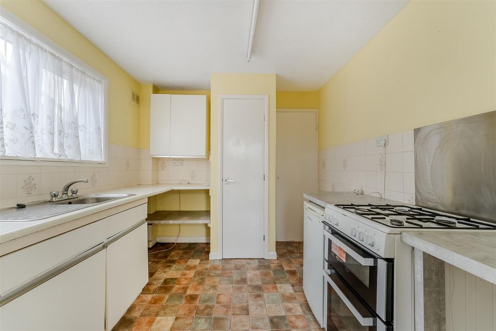 Property photo 3 of 21 Kitchen