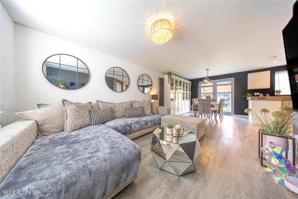 Property photo 2 of 41 Picture No. 09