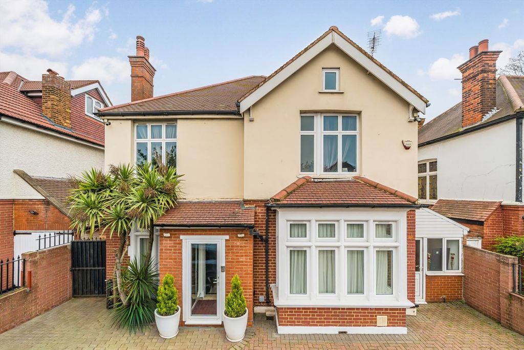 Property photo 1 of 7