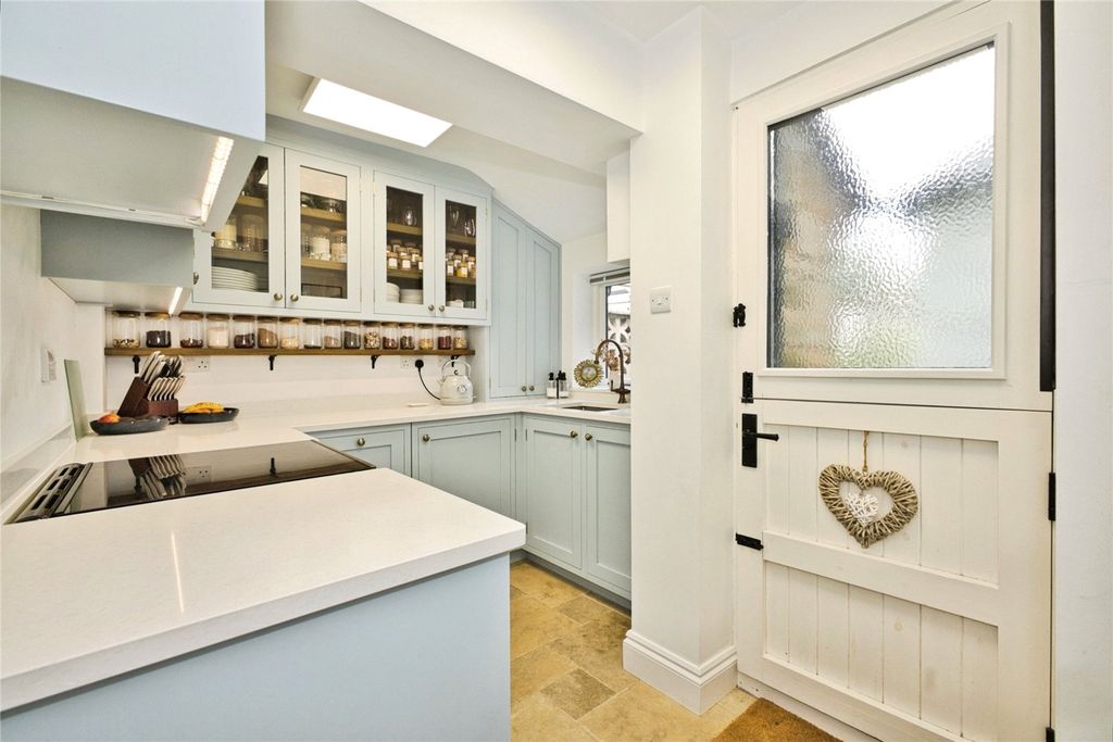 Property photo 2 of 21 Picture No. 09