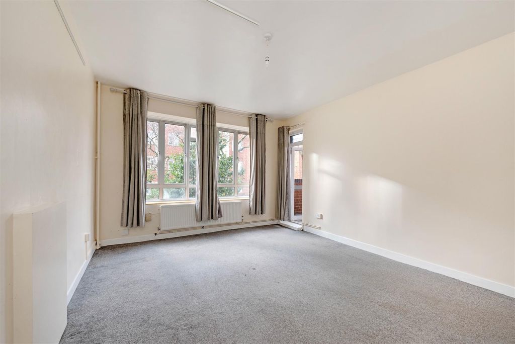 Property photo 3 of 15 53796 Hi Res (3).Jpg