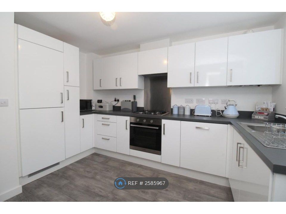 Property photo 2 of 12 Kitchen