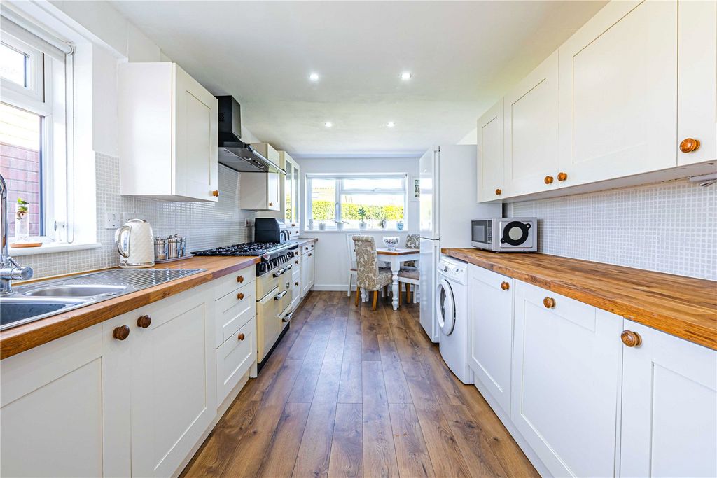 Property photo 2 of 22 Picture No. 38