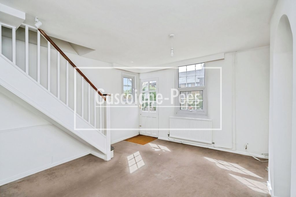 Property photo 2 of 8