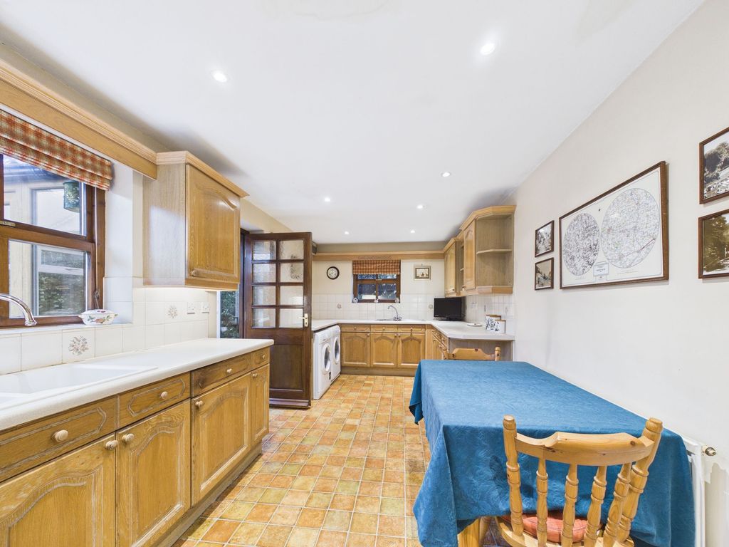 Property photo 3 of 40