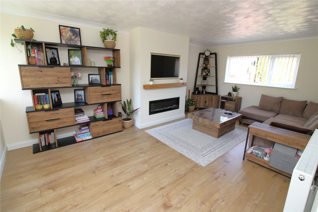 Property photo 2 of 21 Picture No. 09
