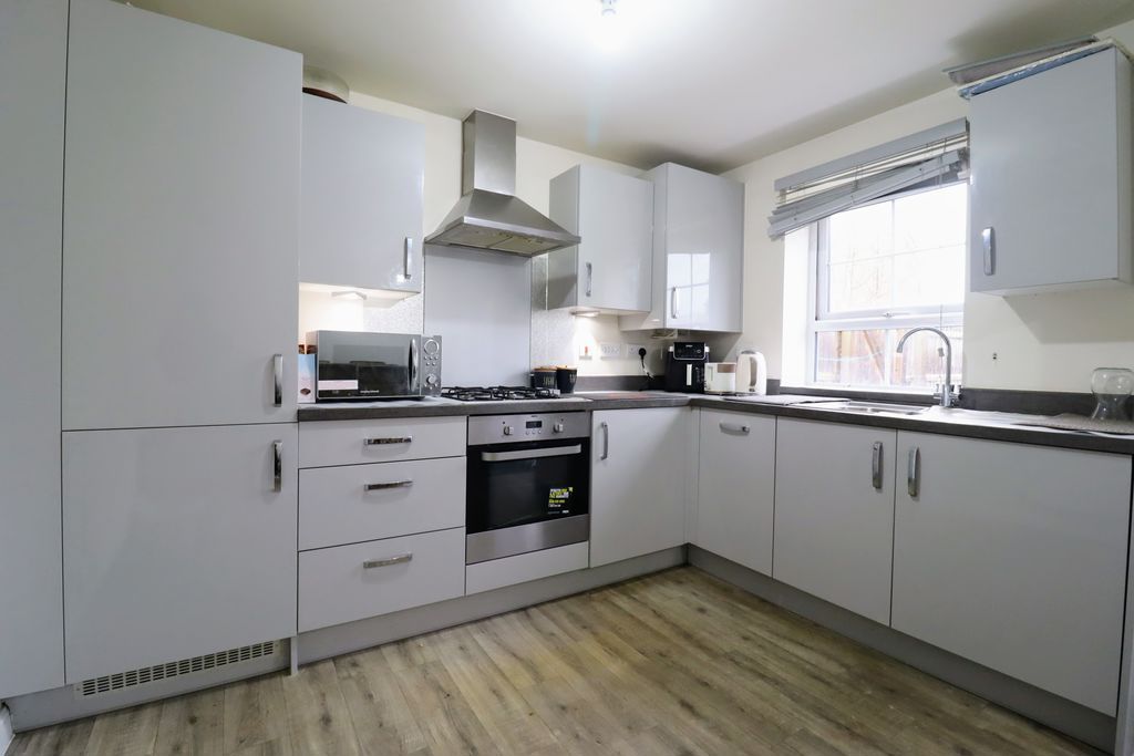 Property photo 3 of 15 Kitchen