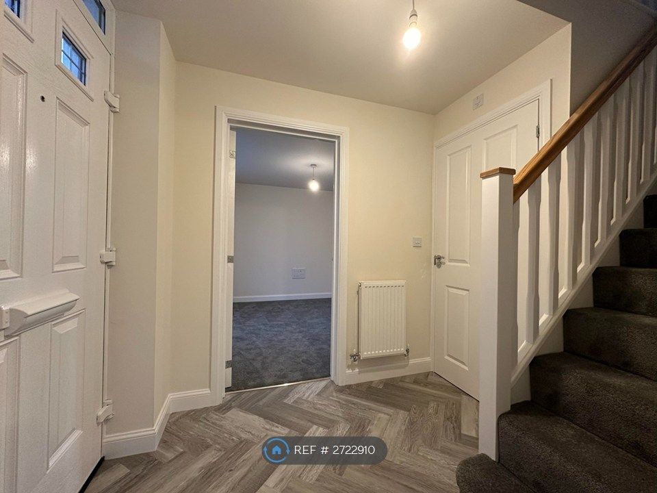 Property photo 3 of 35