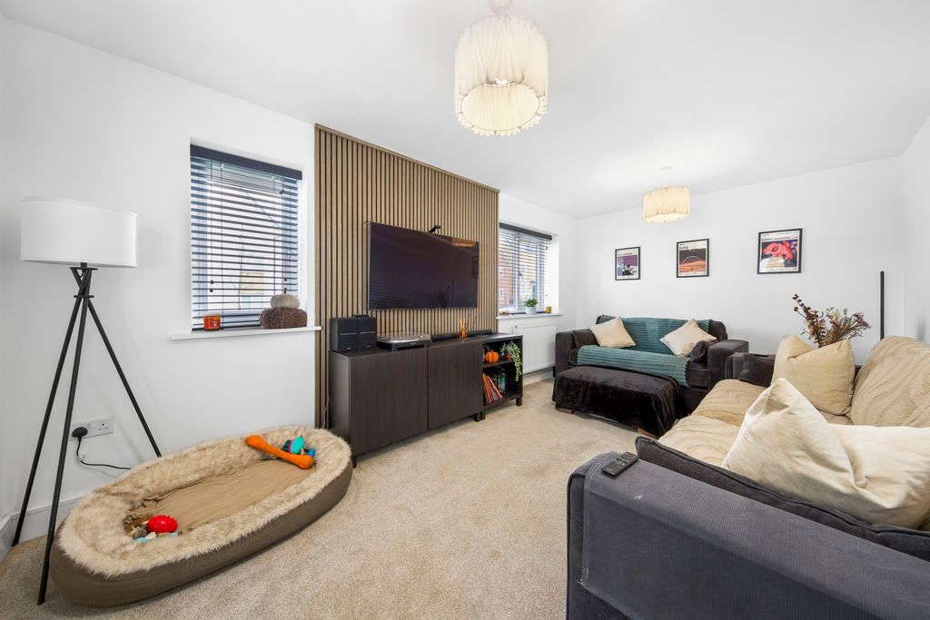 Property photo 2 of 28 Living Room