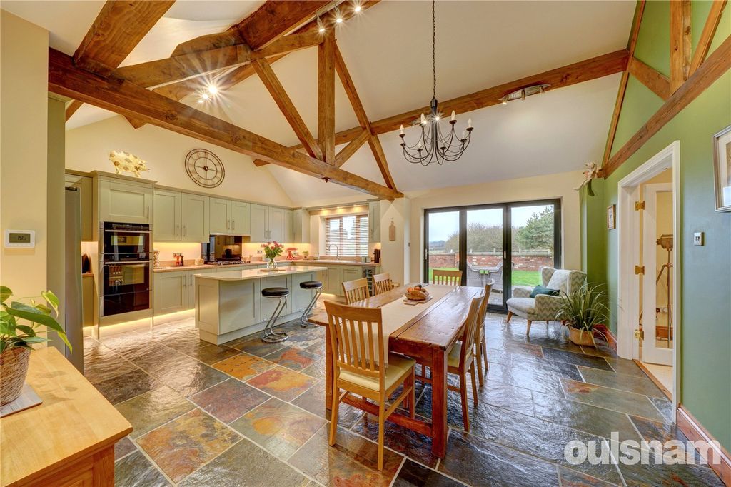 Property photo 2 of 28 Picture No. 22