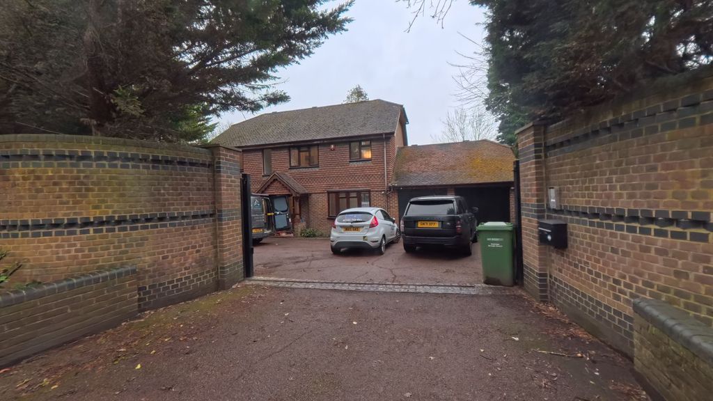 Property photo 2 of 57