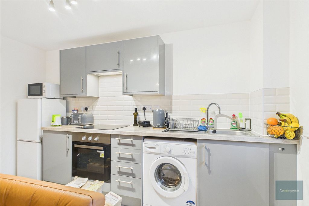 Property photo 3 of 17 Picture No. 14