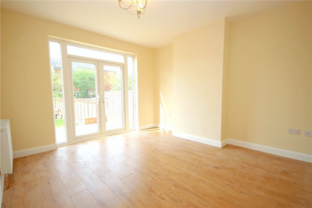 Property photo 3 of 10 Rear Recpetion