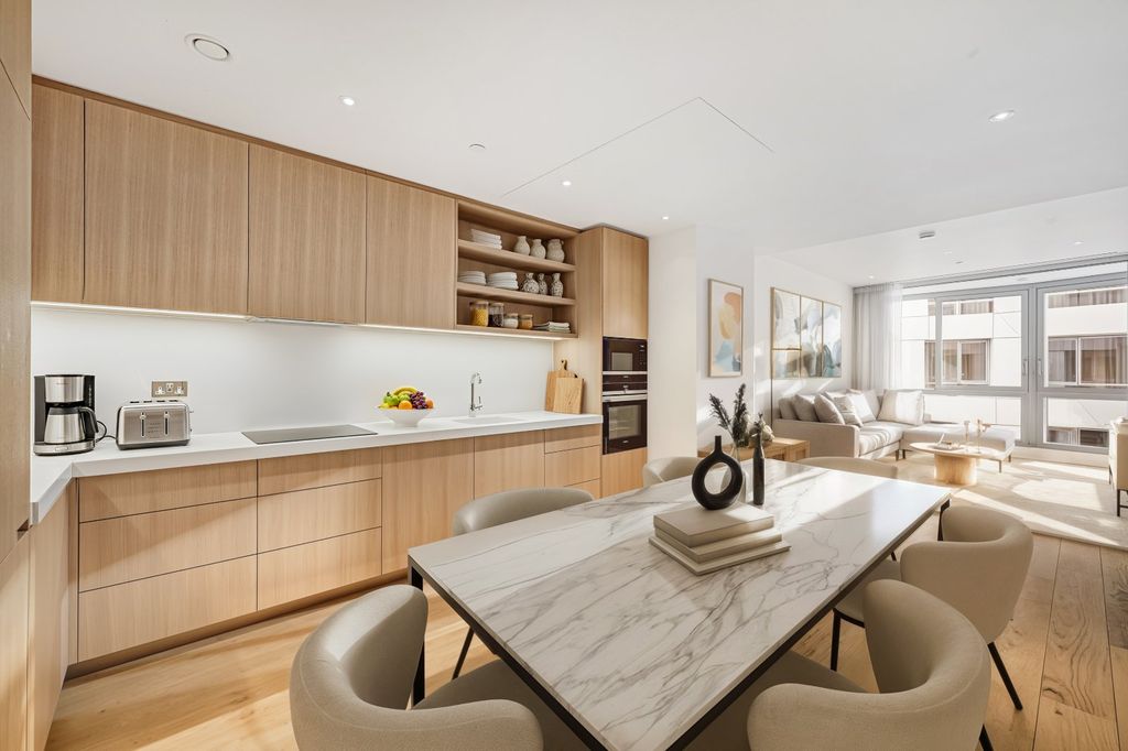 Property photo 1 of 12 Kitchen/Dining