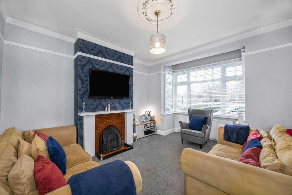 Property photo 2 of 26