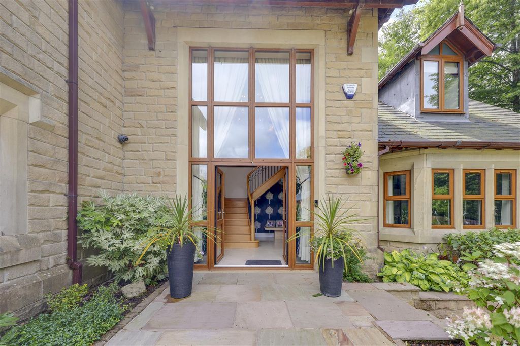 Property photo 3 of 71 Front Entrance
