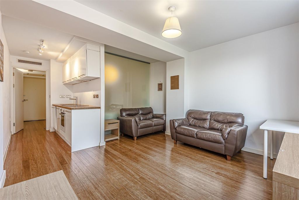 Property photo 3 of 9 Hn3He05Nxu6m0Fvl6Onwva.Jpg
