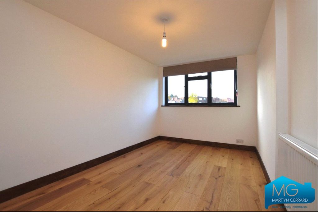 Property photo 3 of 6 Picture No. 18
