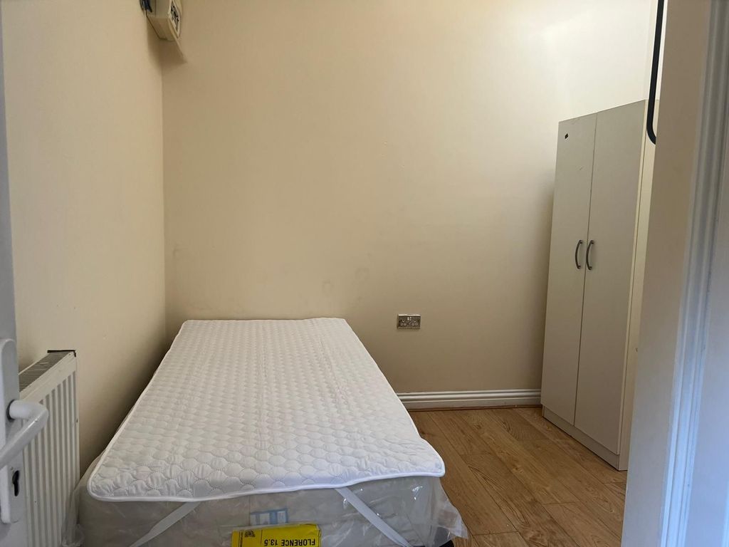Property photo 1 of 3