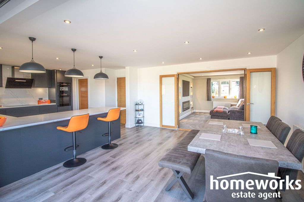 Property photo 3 of 24