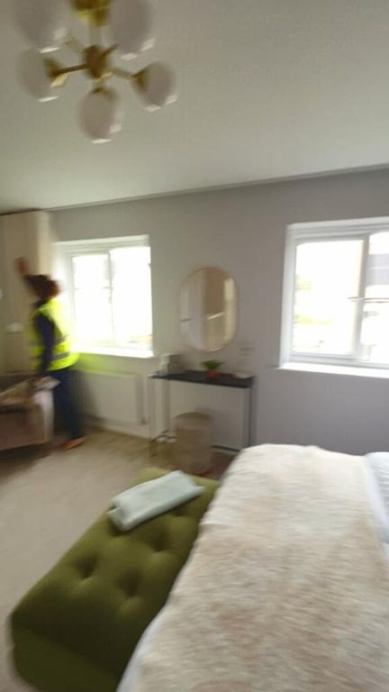 Property photo 3 of 5 A Charming Double Bedroom Featuring Natural Light ...